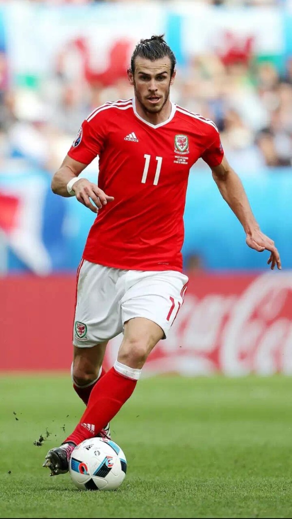 间的激烈对 间的激烈对