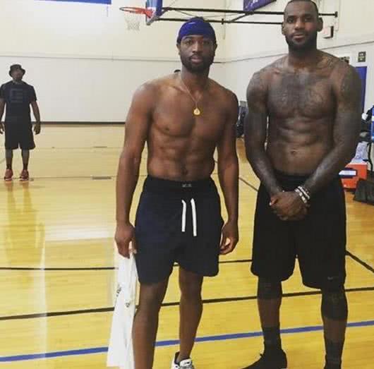 城市中穿梭 城市中穿梭