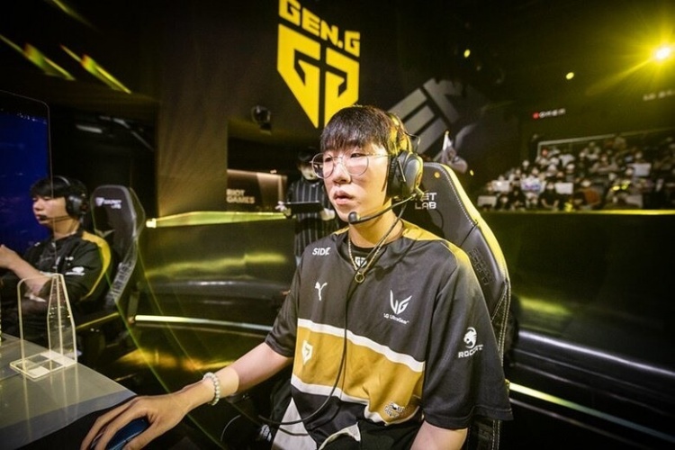 中国足球的 中国足球的